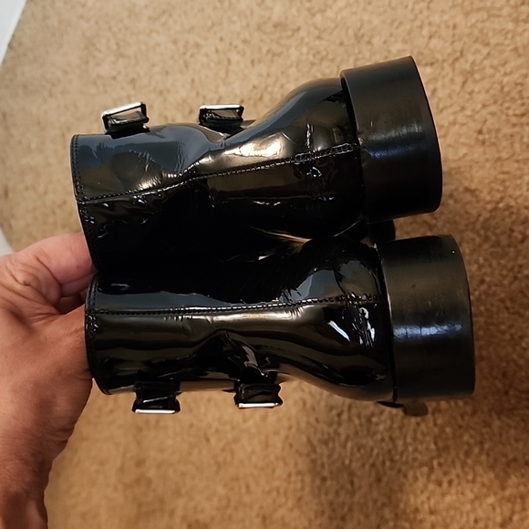 Gianvito Rossi Patent Leather Booties - Picture 8 of 16